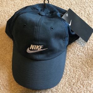 Women’s Nike hat